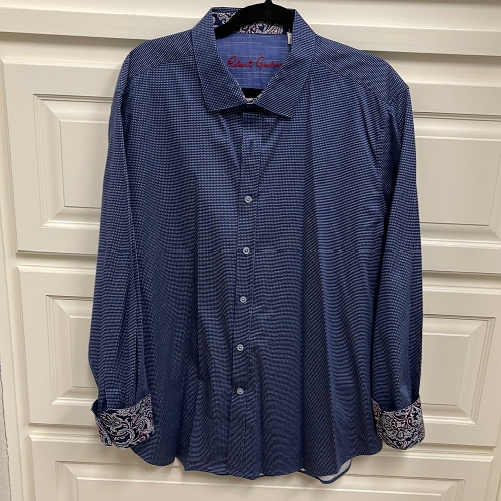 Robert Graham 2XL shirt. In perfect condition, details shown in pics!